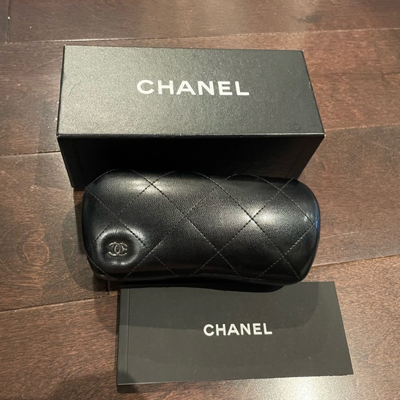 Chanel quilted leather frame sunglasses - Picture 2 of 6